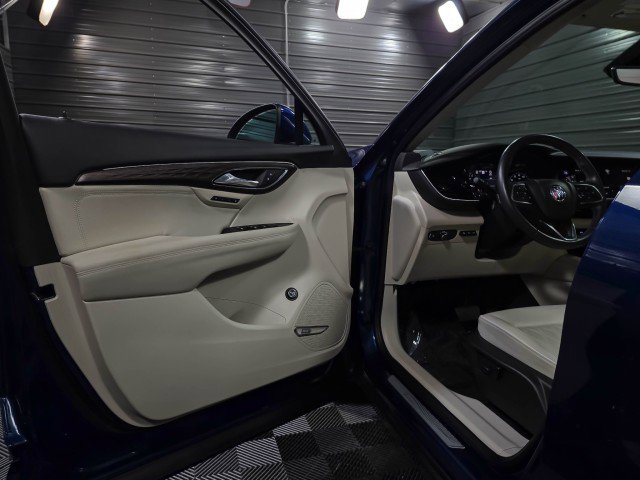 Used 2023 Buick Envision Avenir image 38