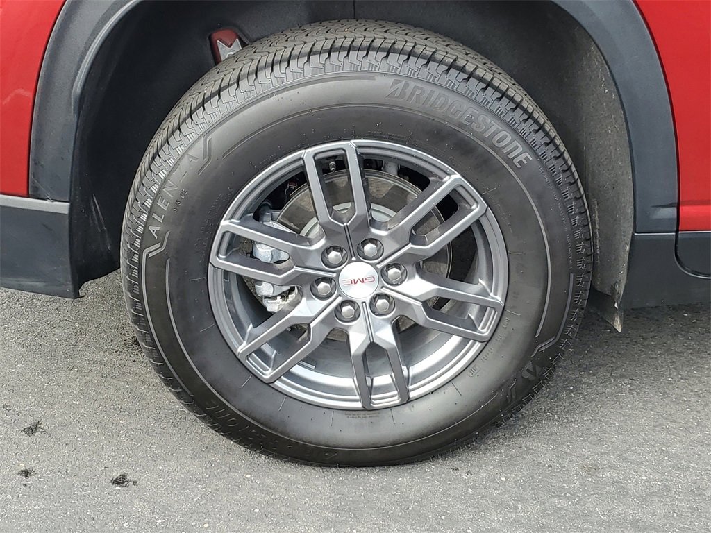 Used 2025 GMC Acadia Elevation image 6