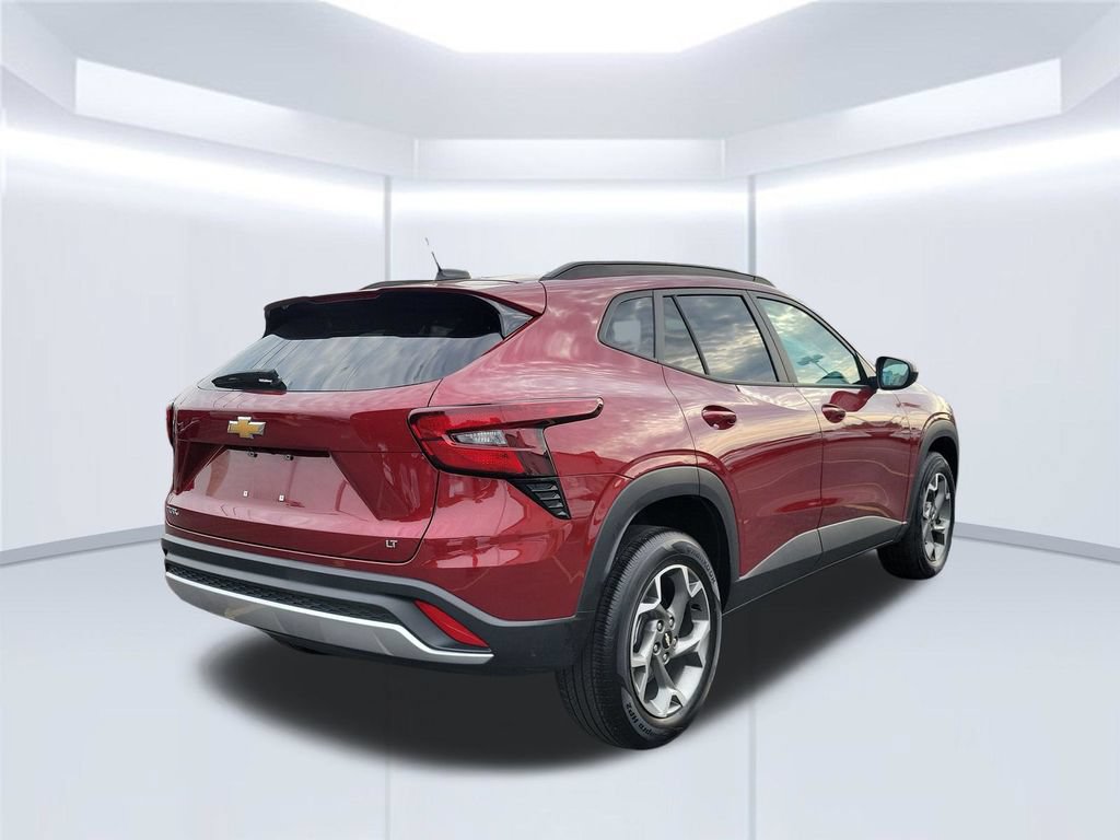 Used 2025 Chevrolet Trax LT FWD image 5