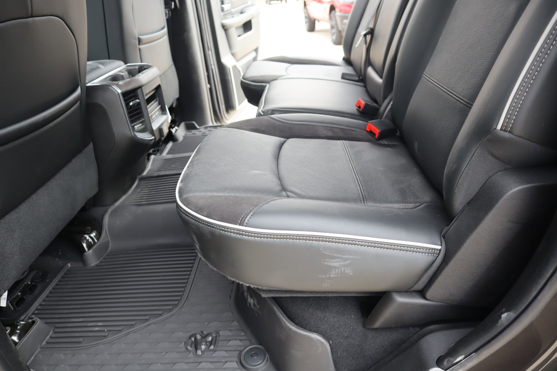 New 2026 RAM 2500 Laramie AWD/4WD image 13