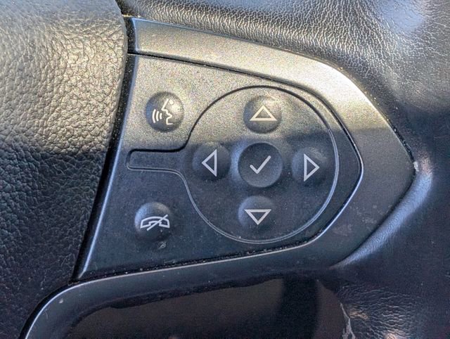 Used 2015 Chevrolet Suburban LTZ image 18