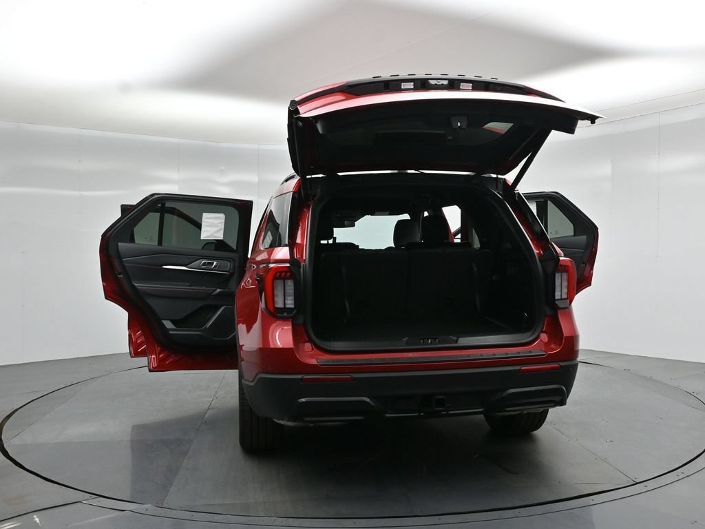 New 2026 Ford Explorer ST-Line w/ ST-Line Street Pack RWD image 35