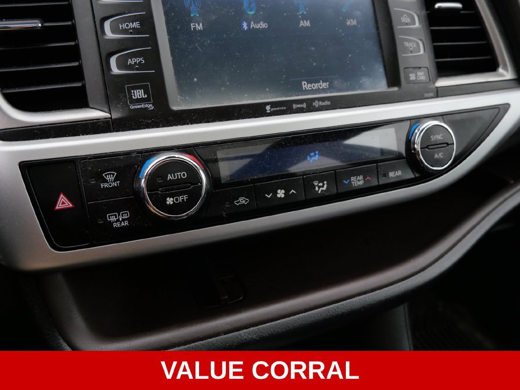 Used 2019 Toyota Highlander Limited Platinum AWD/4WD image 18