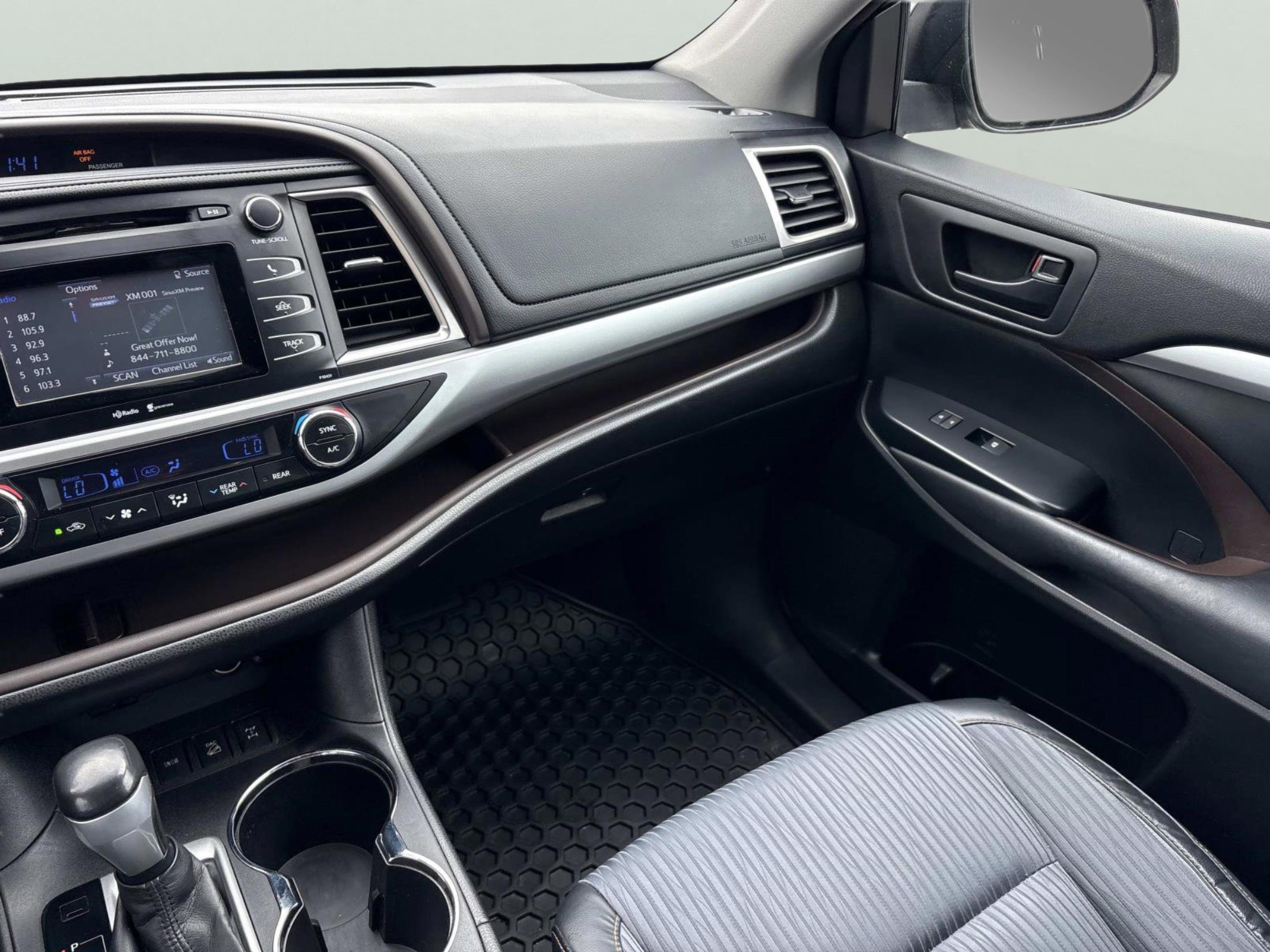 Used 2014 Toyota Highlander LE image 11