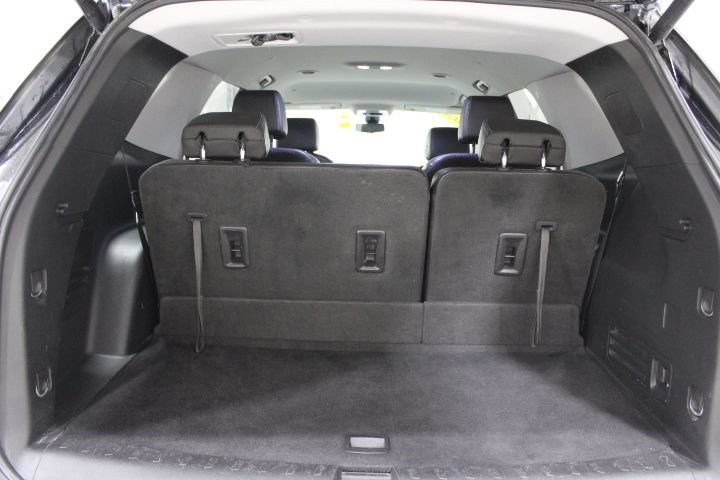 Used 2020 Chevrolet Traverse LT w/ LT Premium Package AWD/4WD image 13