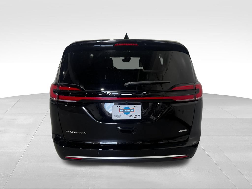 New 2027 Chrysler Pacifica Select w/ Family Tech Group AWD/4WD image 26