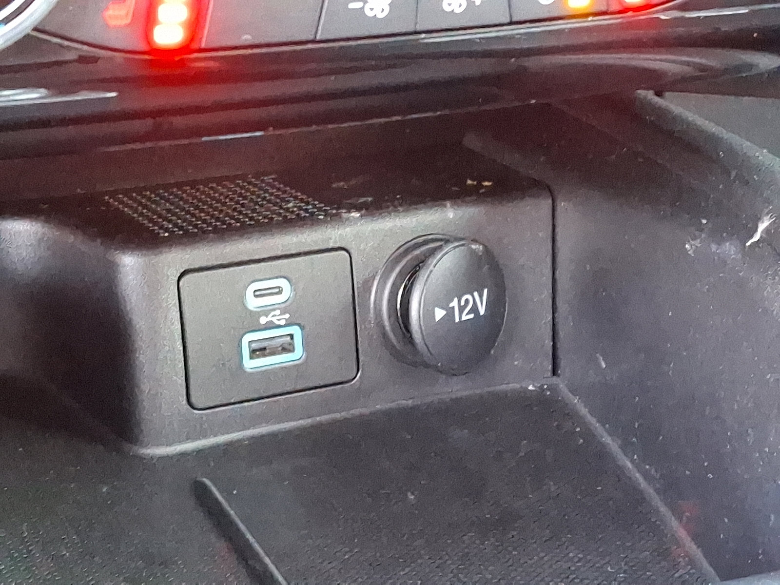 Certified 2022 Ford Escape Titanium image 18