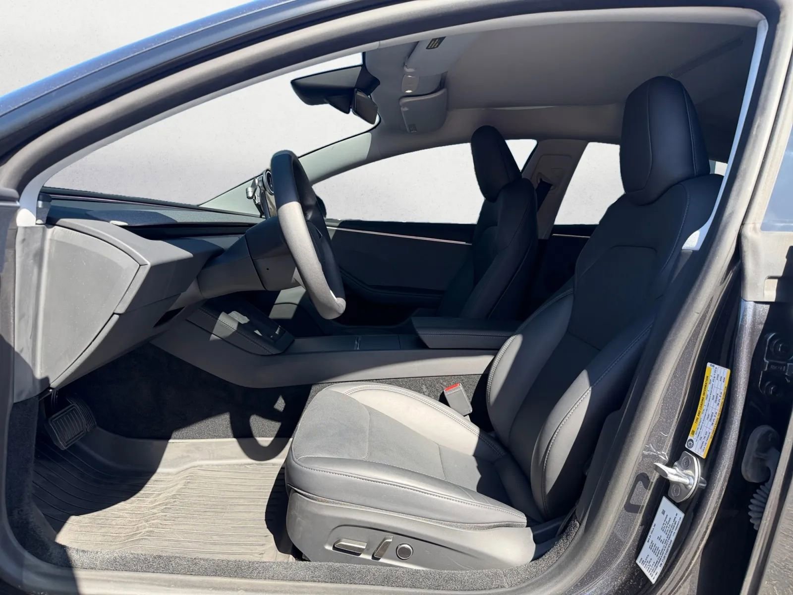 Used 2025 Tesla Model 3 Long Range RWD image 9