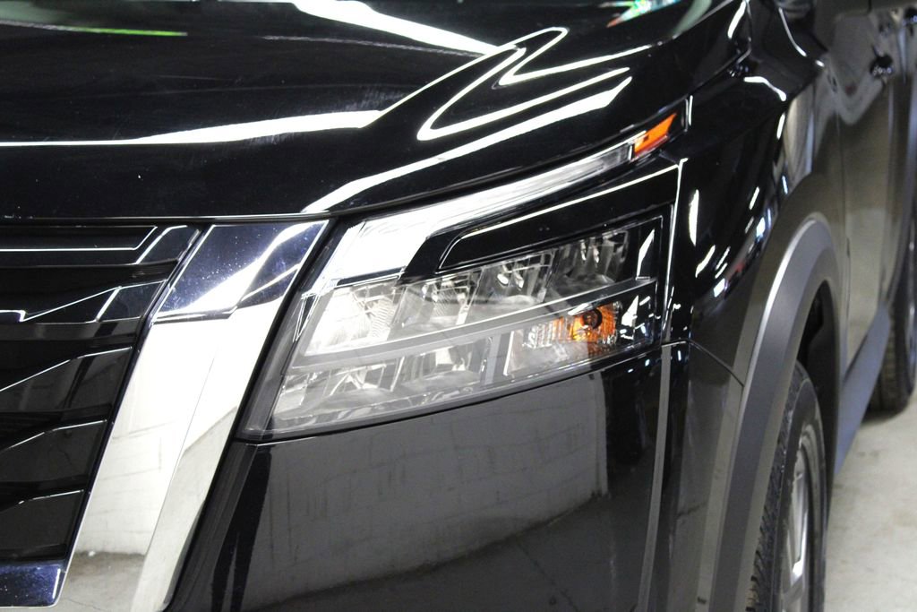 Used 2025 Nissan Pathfinder SV AWD/4WD image 44