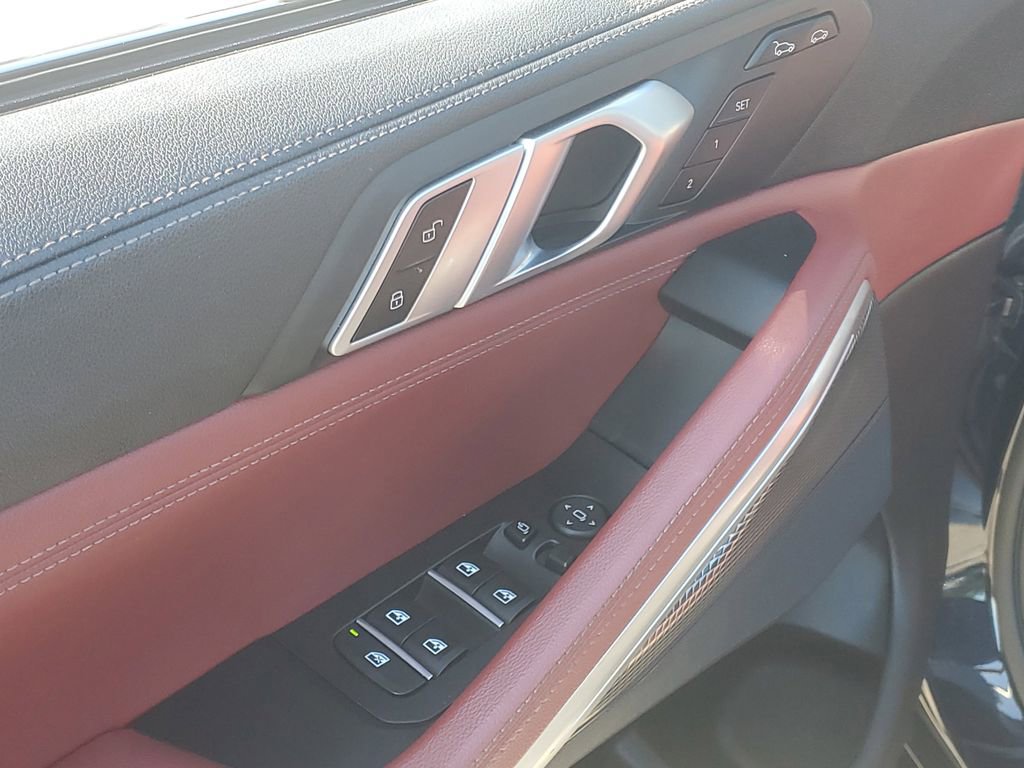 Used 2021 BMW X6 xDrive40i w/ M Sport Package AWD/4WD image 23