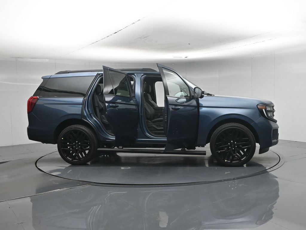 New 2027 Ford Expedition Platinum w/ Stealth Performance Package AWD/4WD image 4