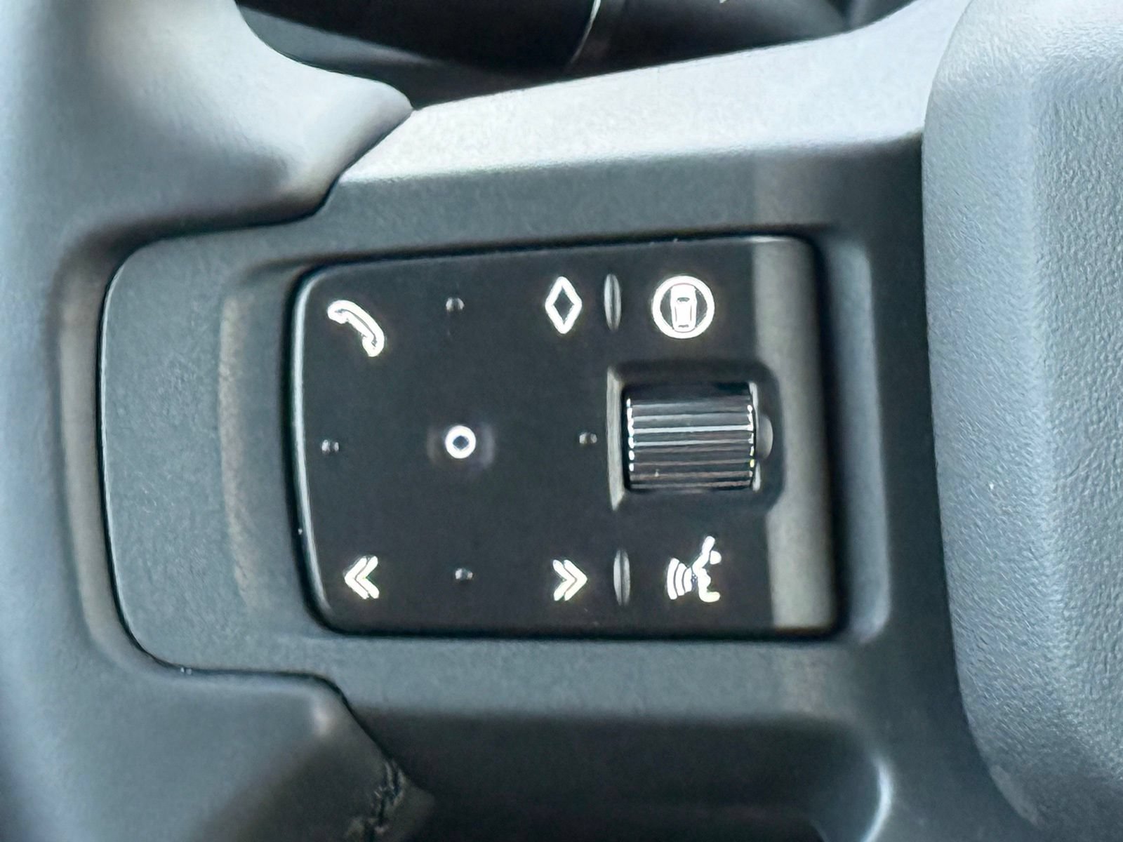 New 2026 Land Rover Defender 110 S AWD/4WD image 32