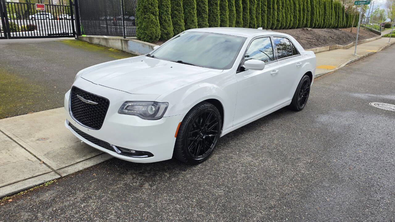 Used 2019 Chrysler 300 S RWD image 1