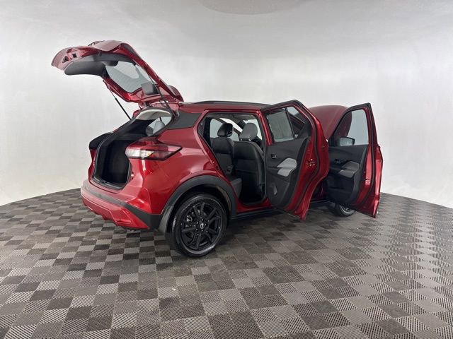 Used 2023 Nissan Kicks SR w/ SR Premium Package image 16