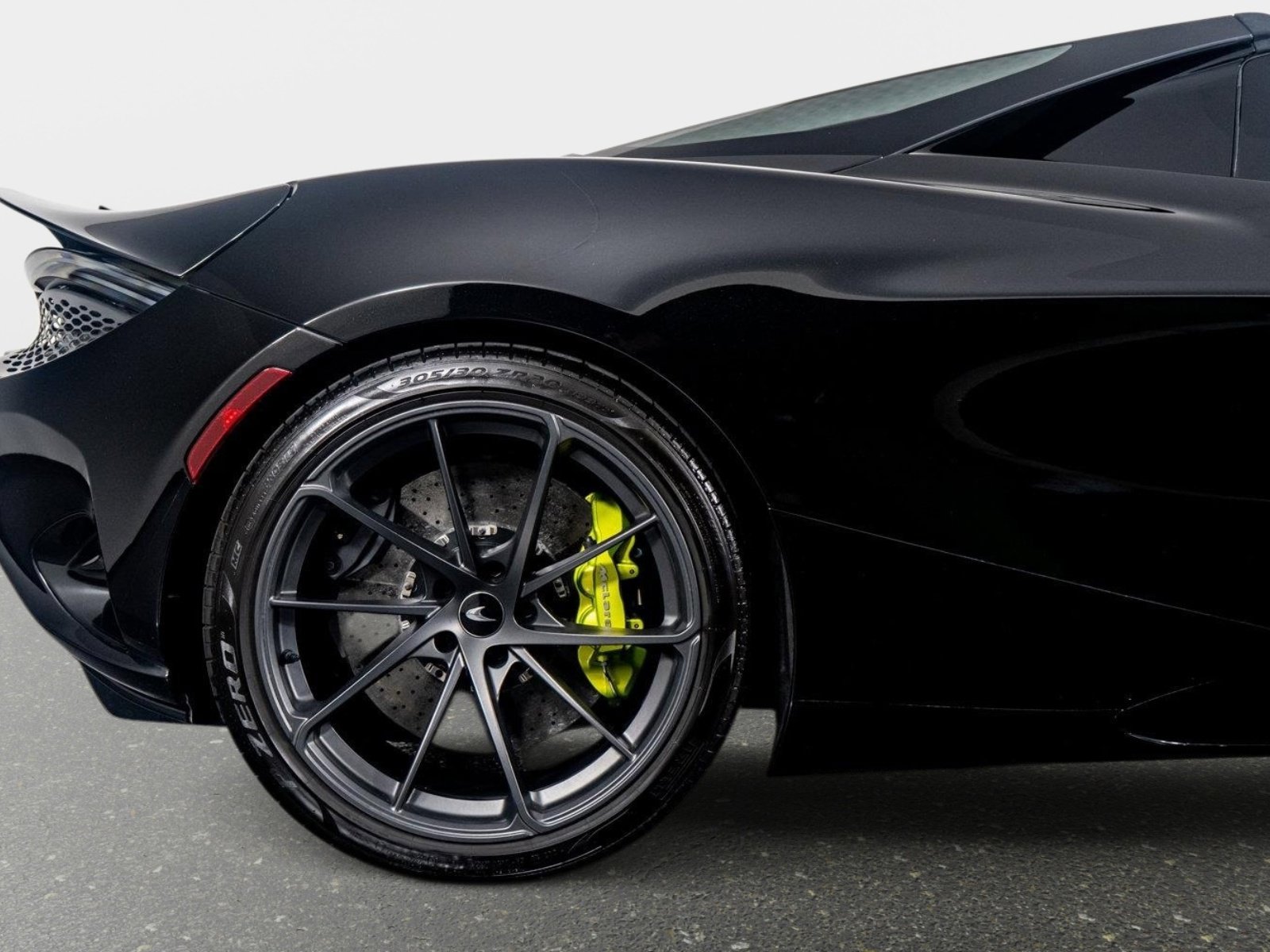 Used 2024 McLaren 750S Spider image 10