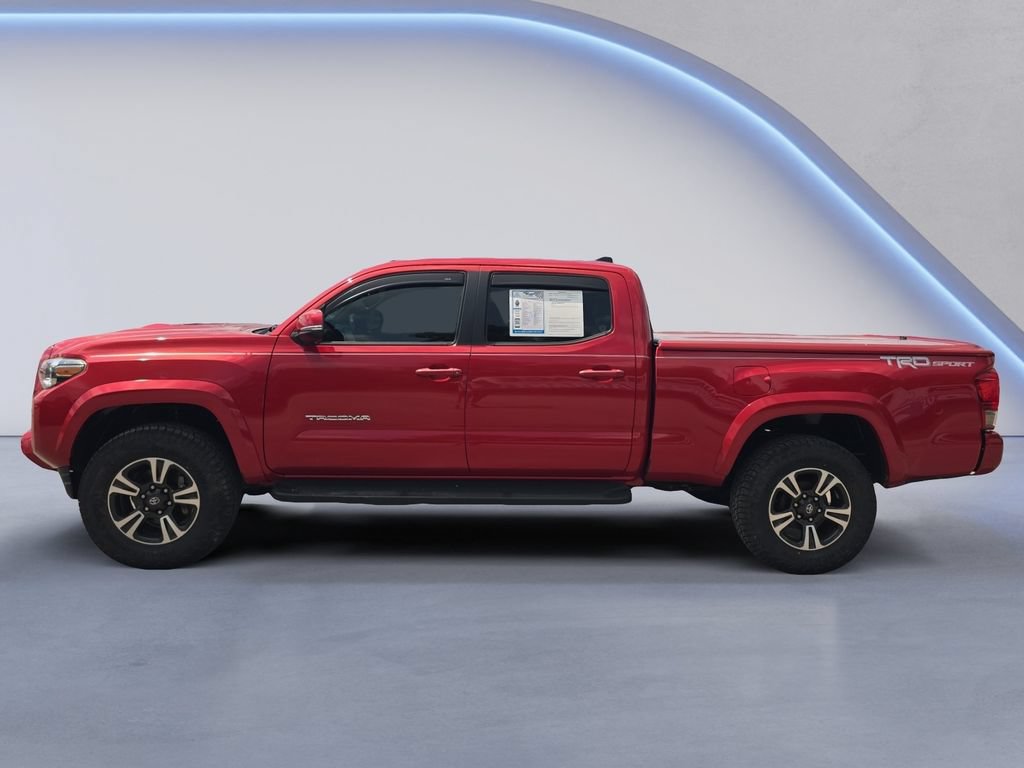 Used 2017 Toyota Tacoma TRD Sport RWD image 2