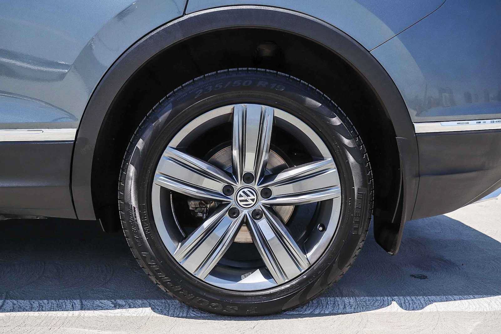 Used 2018 Volkswagen Tiguan SEL Premium FWD image 10