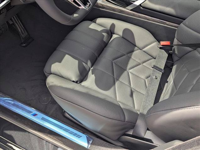 New 2026 BMW i7 xDrive60 w/ Executive Package AWD/4WD image 4