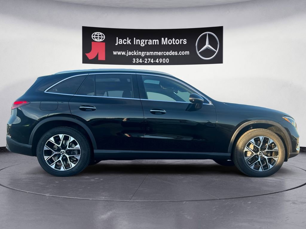 Used 2025 Mercedes-Benz GLC 350e 4MATIC image 6