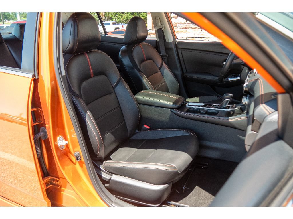 Used 2023 Nissan Sentra SR w/ SR Premium Package FWD image 16