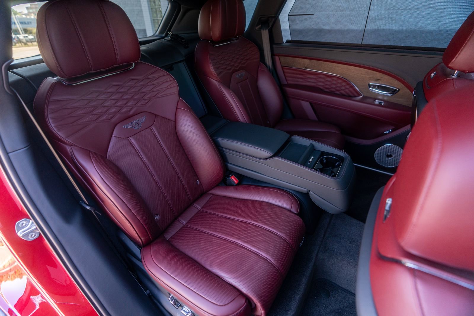 Certified 2024 Bentley Bentayga Extended Wheelbase image 36