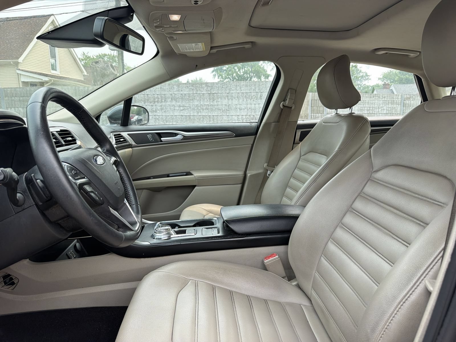 Used 2019 Ford Fusion SEL FWD image 11