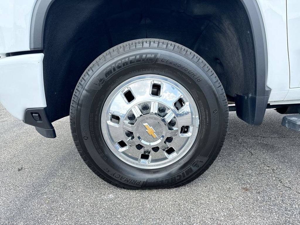 Used 2025 Chevrolet Silverado 3500 High Country w/ High Country Premium Package AWD/4WD image 10