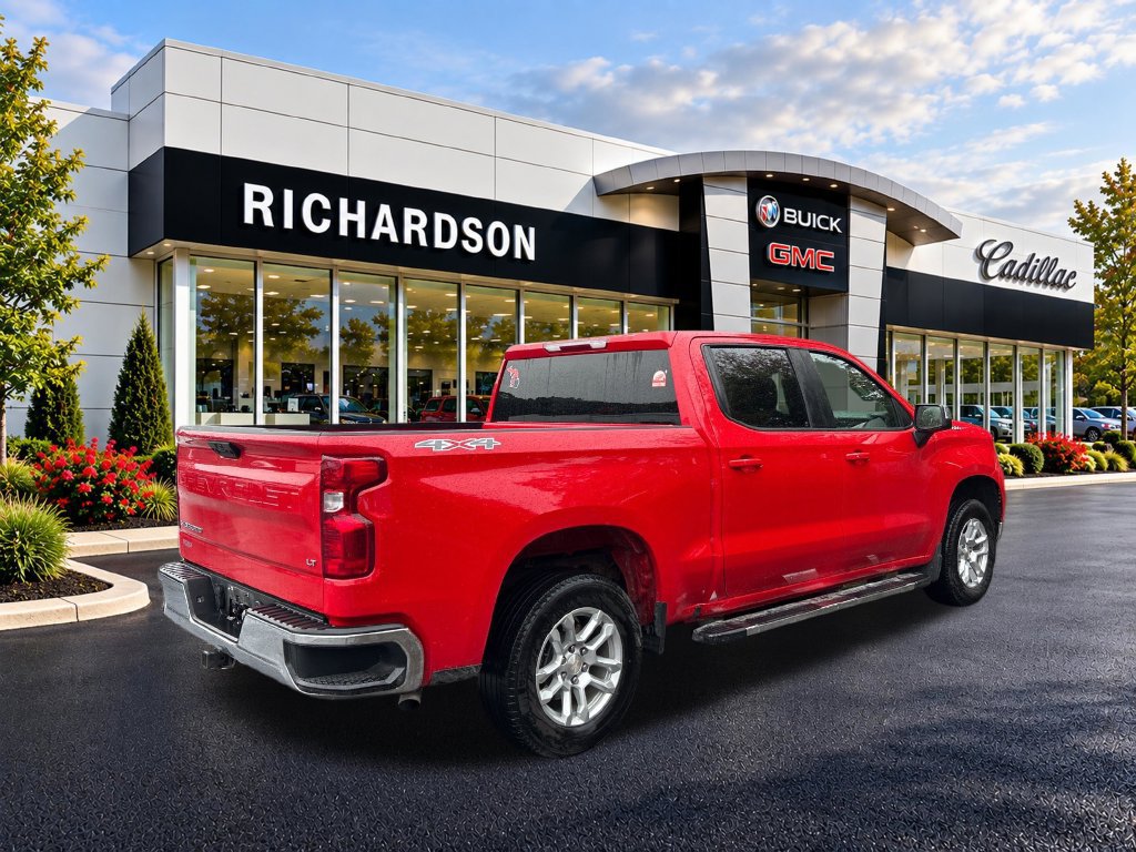 Used 2023 Chevrolet Silverado 1500 LT AWD/4WD image 3