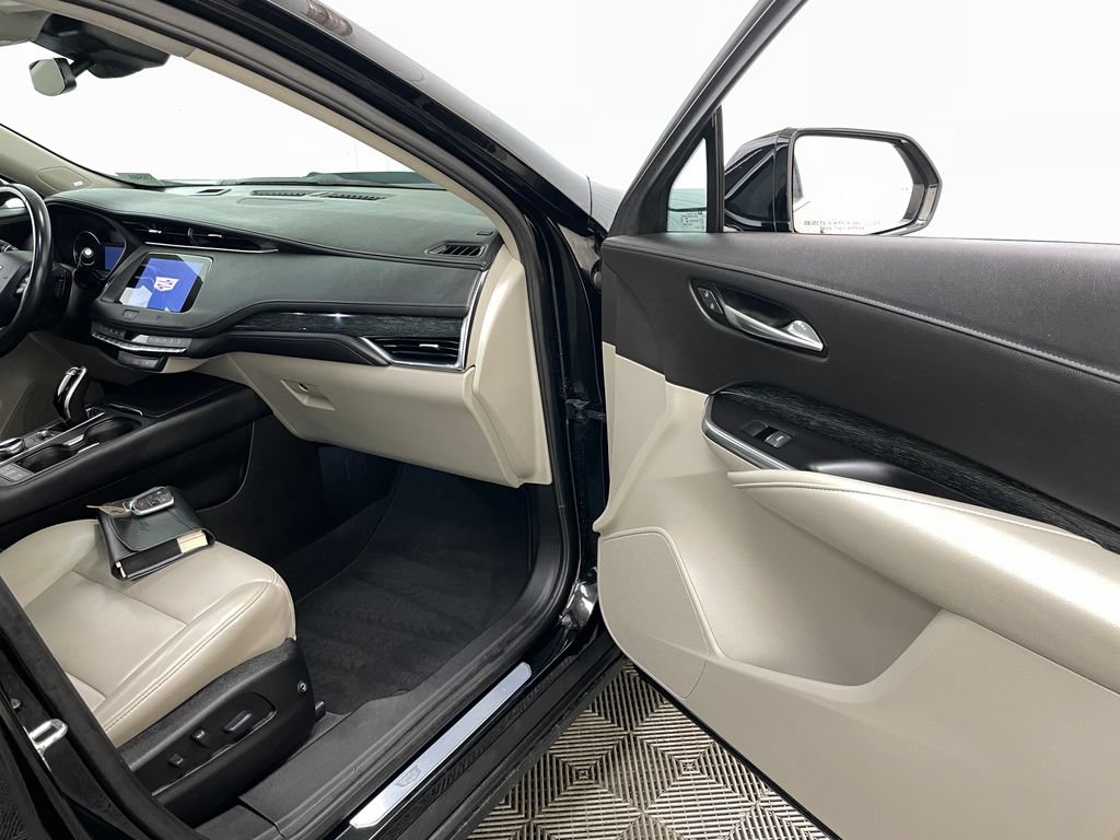 Certified 2020 Cadillac XT4 Premium Luxury w/ Driver Awareness Package AWD/4WD image 39