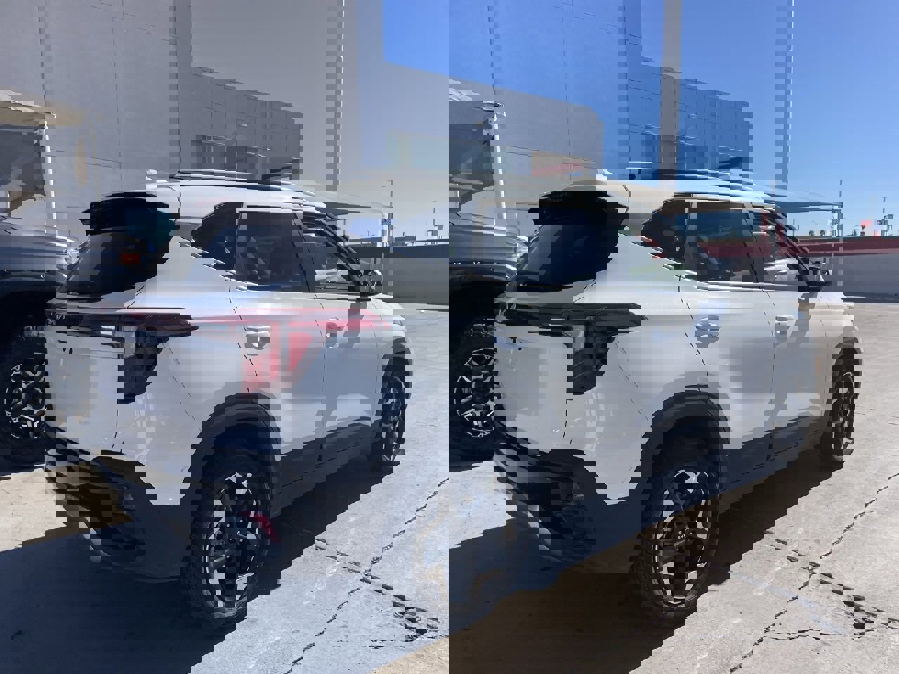 Used 2024 Kia Seltos EX image 2