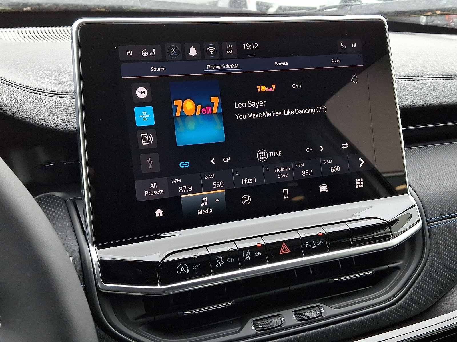 New 2026 Jeep Compass Limited image 11