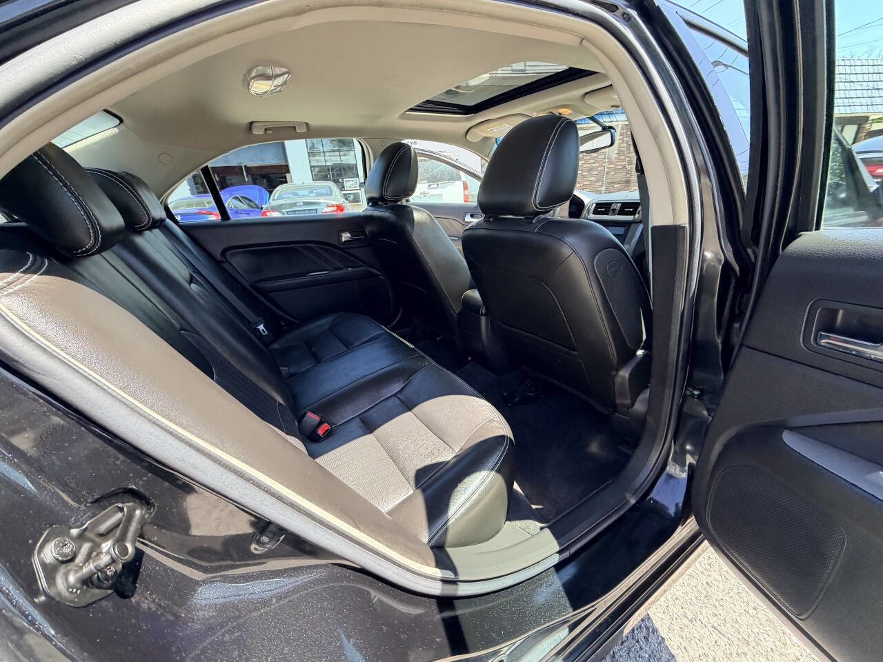 Used 2010 Ford Fusion Sport FWD image 15