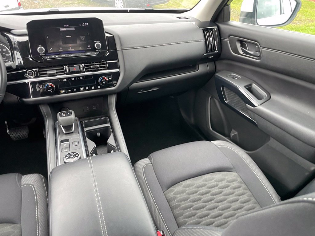 Certified 2024 Nissan Pathfinder SV AWD/4WD image 12