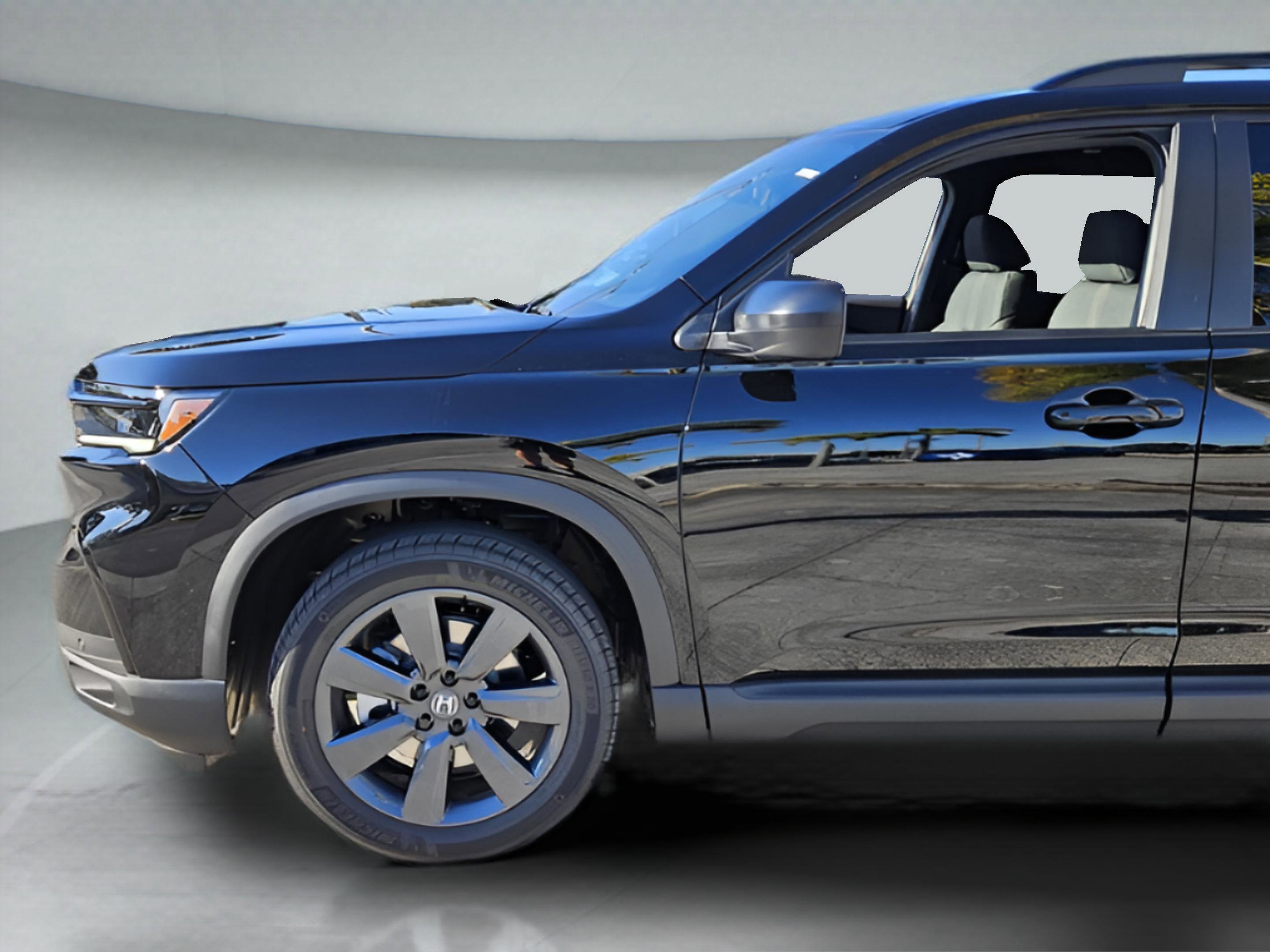 New 2025 Honda Pilot Sport image 37
