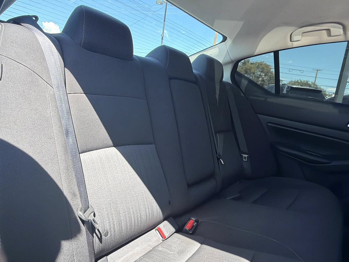 Used 2021 Nissan Altima 2.5 SV FWD image 24