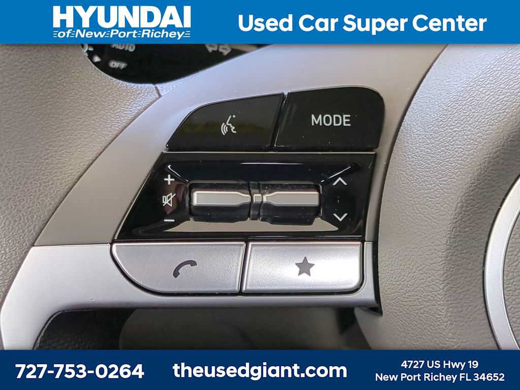 Used 2025 Hyundai Elantra SE FWD image 24