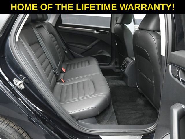 Used 2017 Volkswagen Passat 1.8T SEL Premium image 43