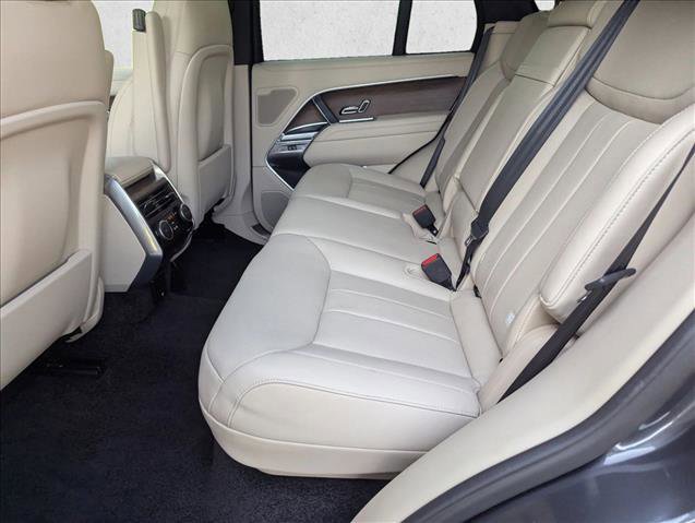 Used 2024 Land Rover Range Rover SE AWD/4WD image 17