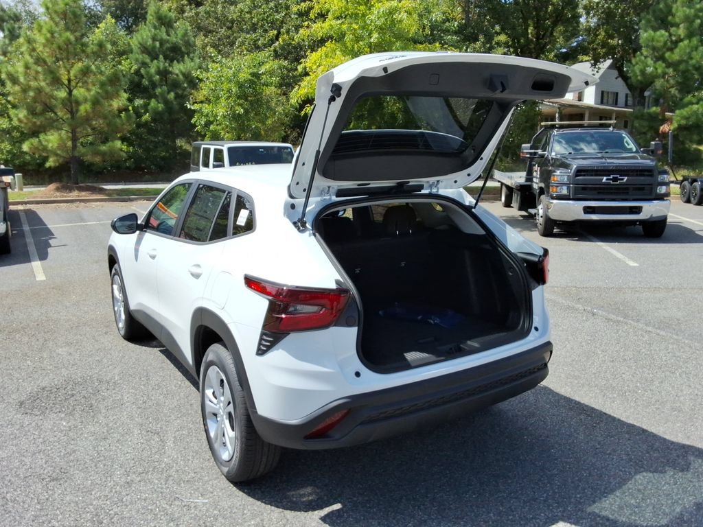 New 2026 Chevrolet Trax LS FWD image 13