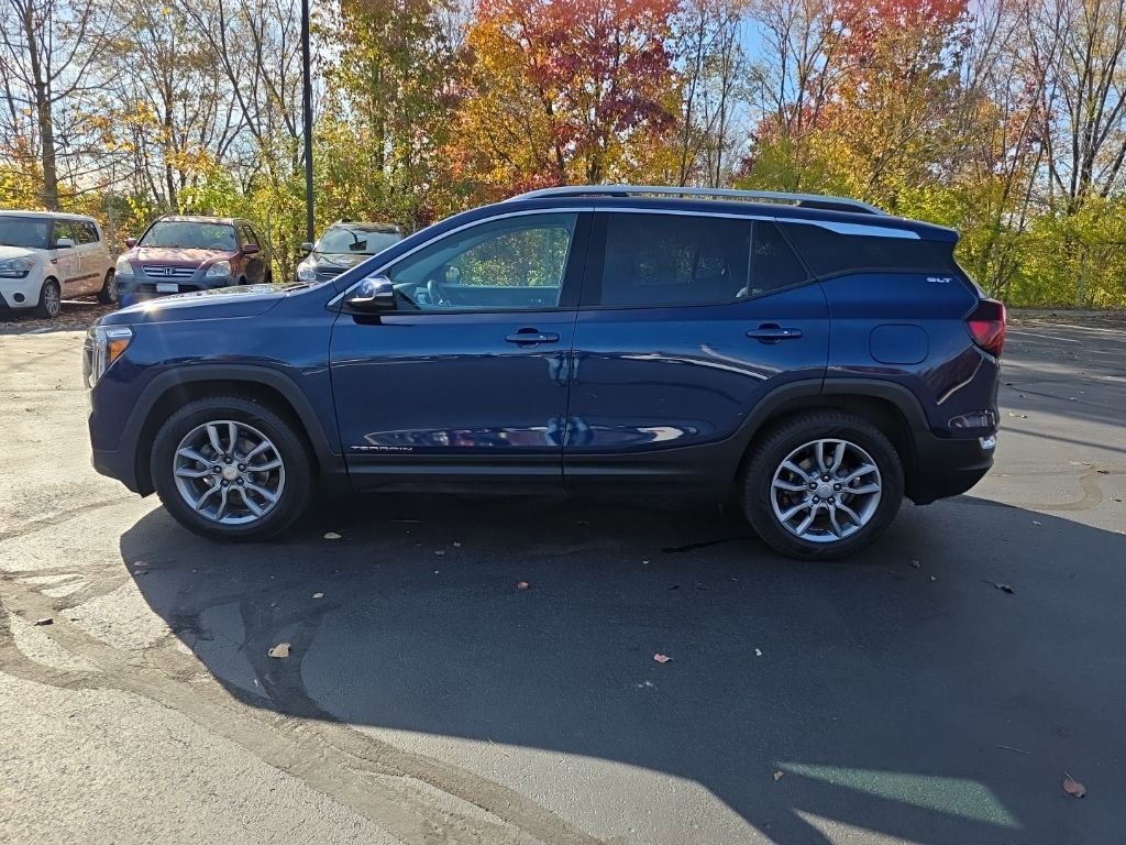 Used 2022 GMC Terrain SLT image 4
