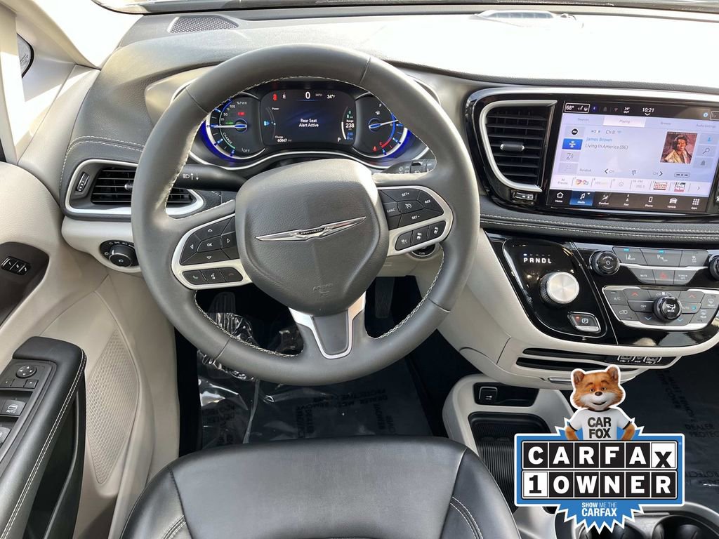 Used 2024 Chrysler Pacifica Select image 12