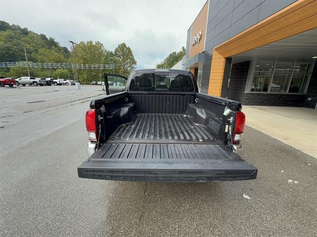 Used 2021 Toyota Tacoma SR5 AWD/4WD image 29