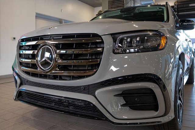 New 2026 Mercedes-Benz GLS 450 4MATIC image 9