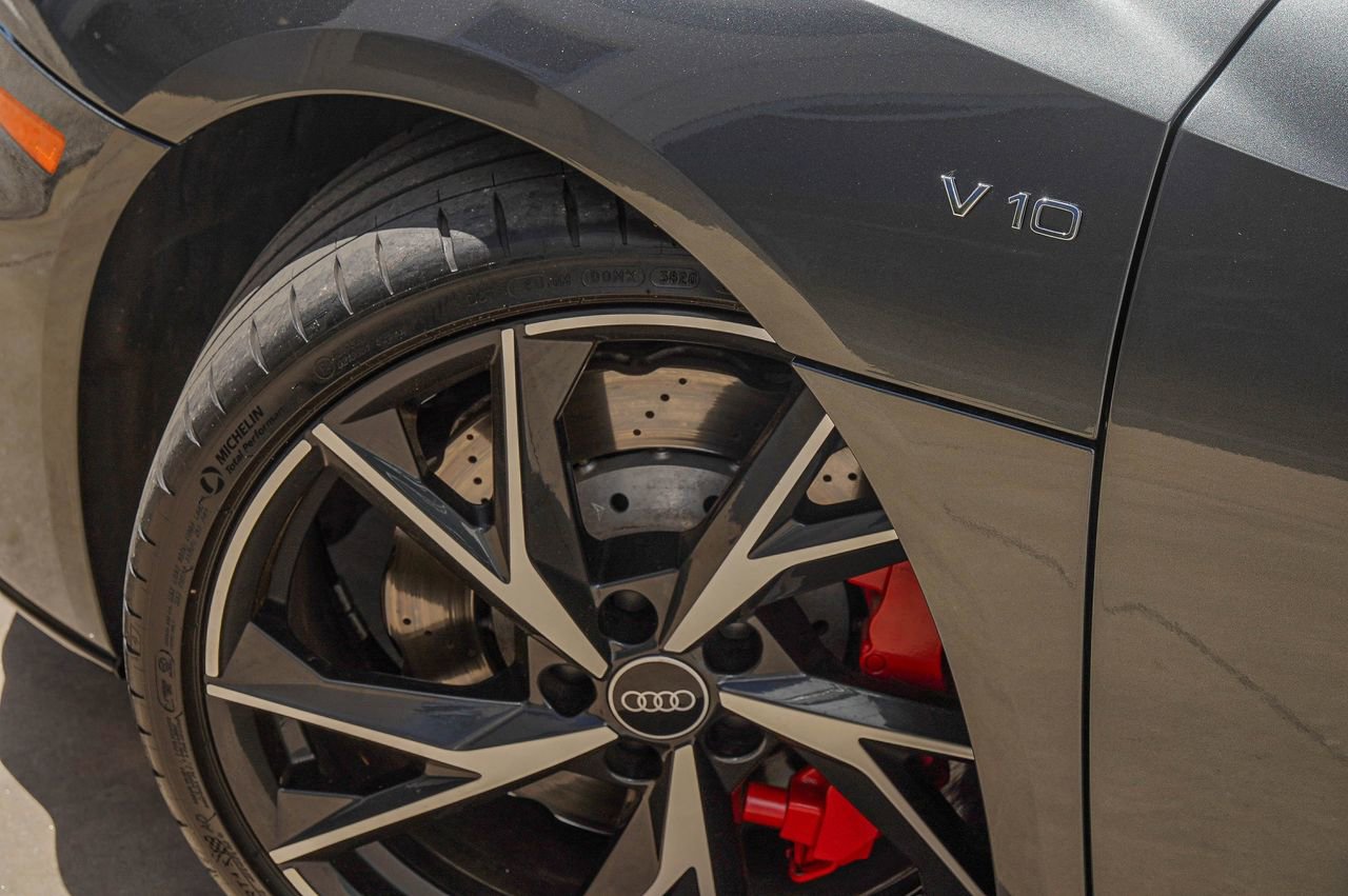 Used 2021 Audi R8 V10 w/ Premium Package image 6