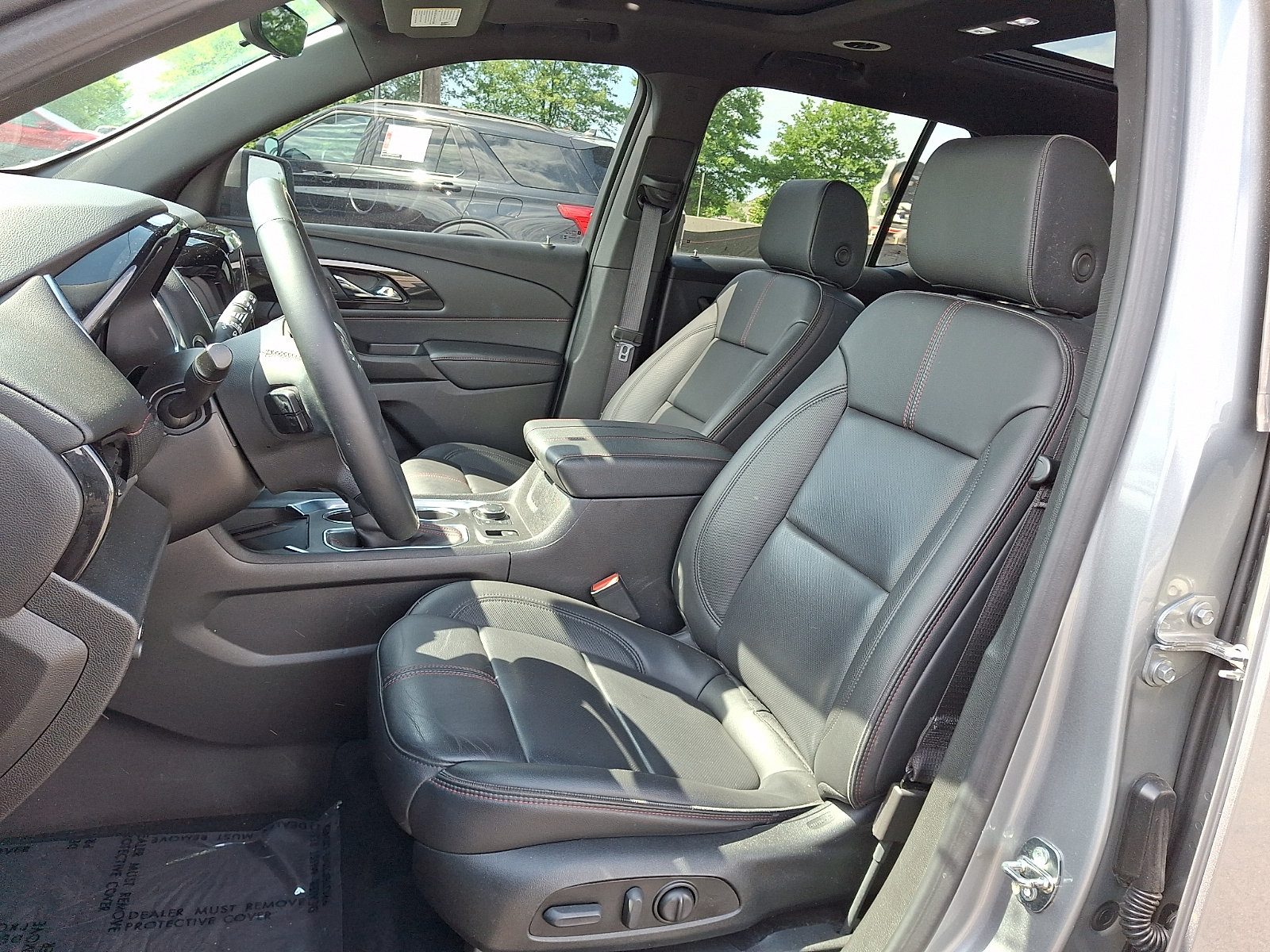 Used 2023 Chevrolet Traverse RS w/ LPO, Floor Liner Package AWD/4WD image 16