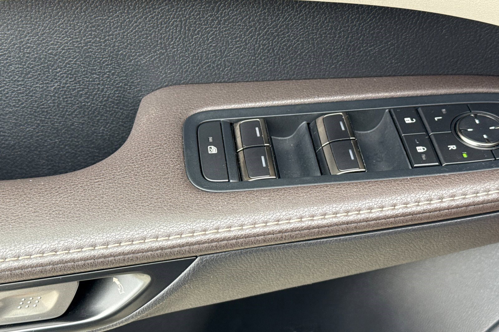 Used 2023 Lexus RX 350 AWD w/ Accessory Package (Z1) image 12