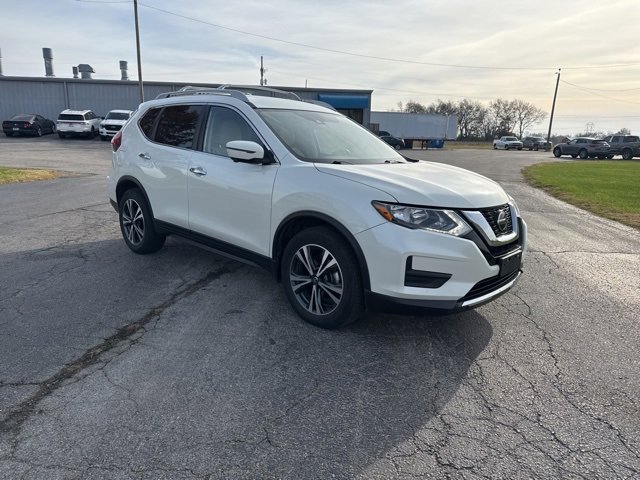 Used 2019 Nissan Rogue SV w/ Premium Package image 3