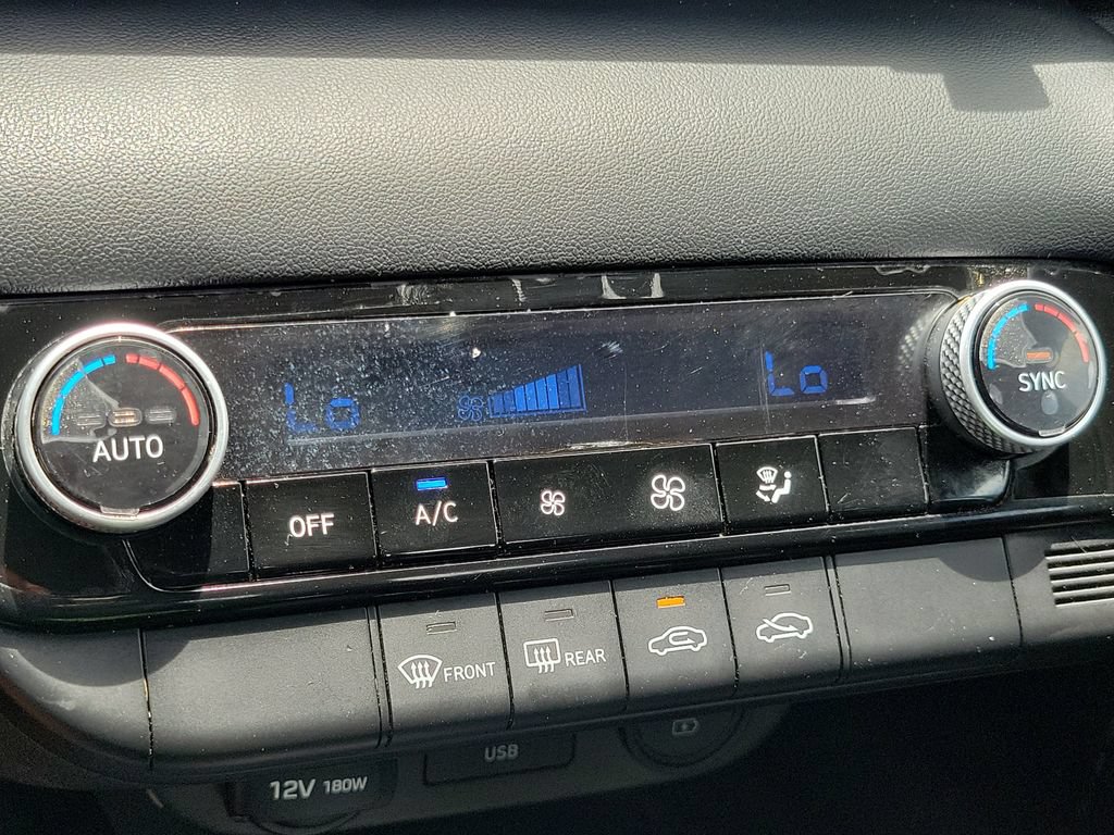 Used 2023 Hyundai Elantra SEL FWD image 32