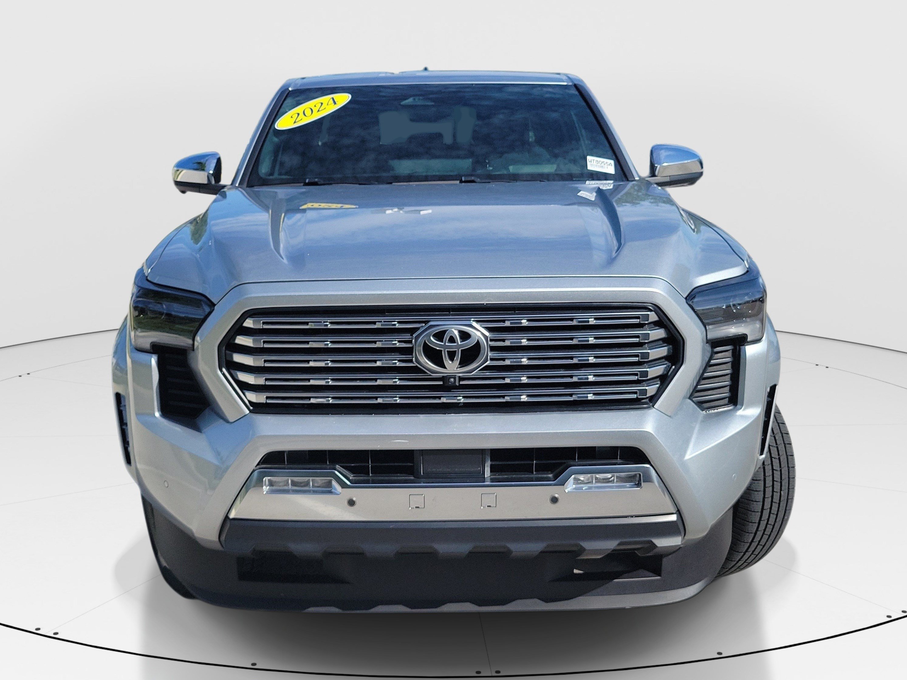 Used 2024 Toyota Tacoma Limited w/ Limited Package (LT) AWD/4WD image 2