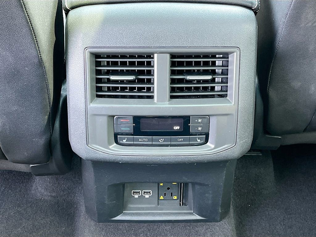 Used 2021 Volkswagen Atlas SEL Premium image 33